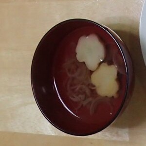 玉ねぎとお麩の吸い物